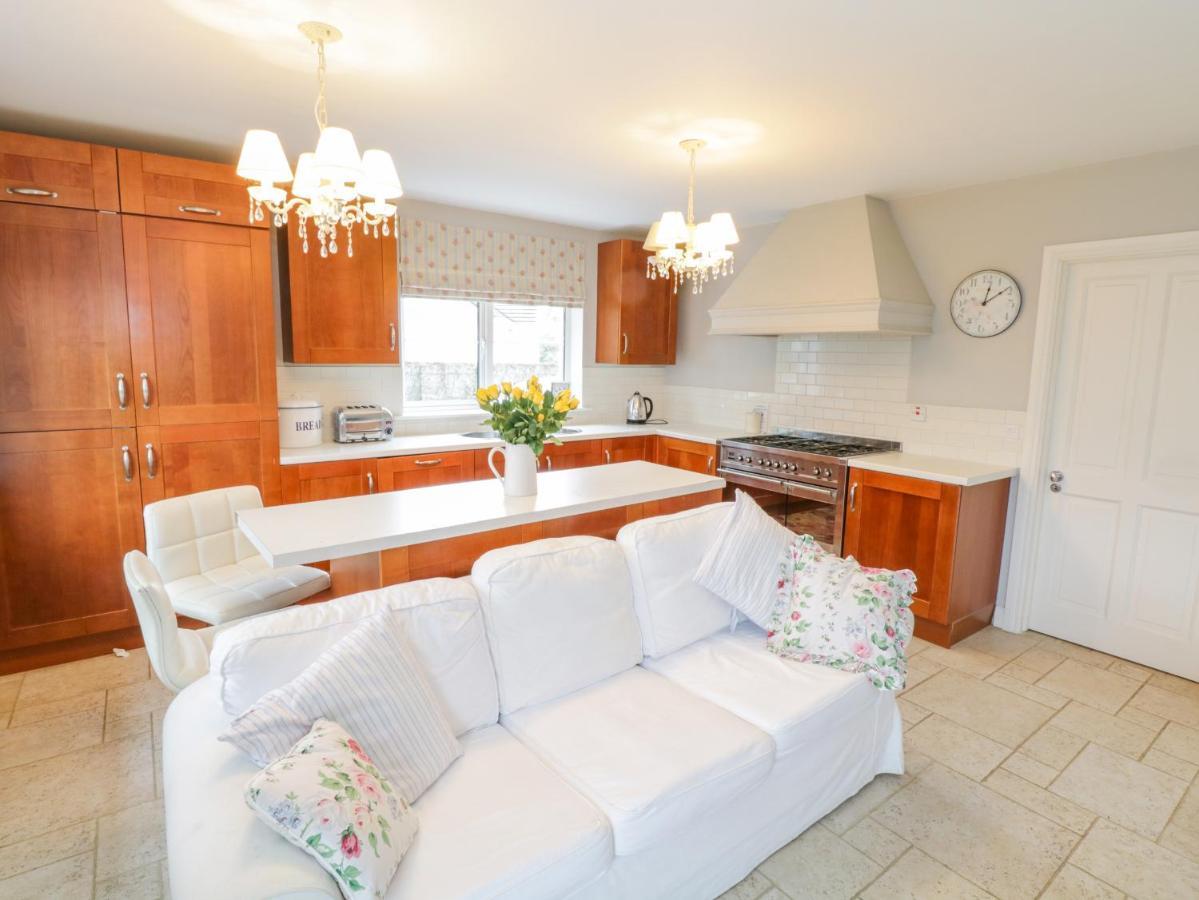 Springwood Cottage Louisburgh Bagian luar foto